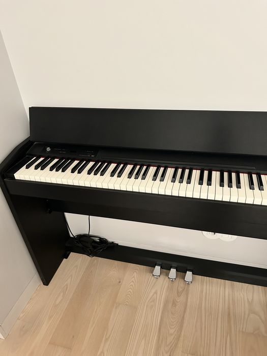 Roland piano digital F-120