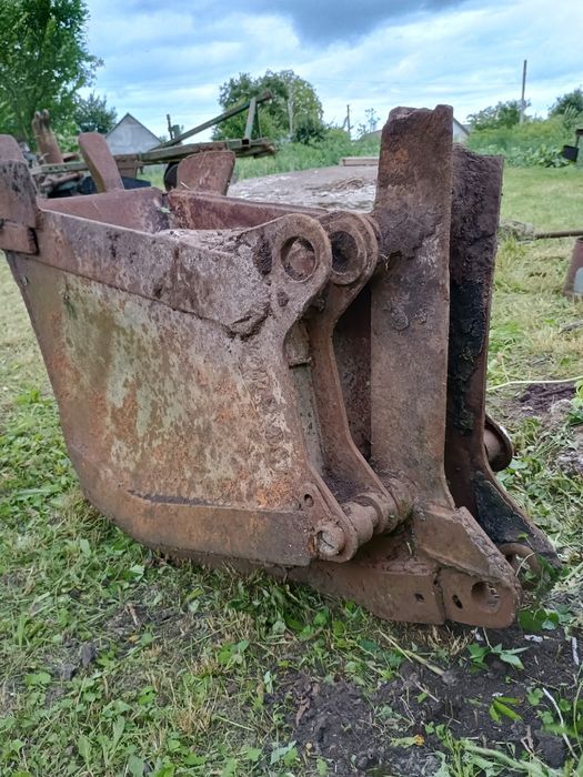 Продаєця два ковші до ескаваторів МТЗ ЮМЗ