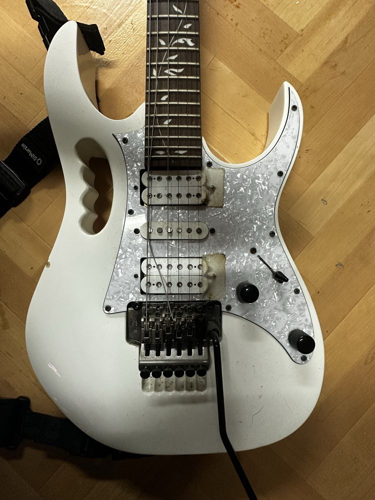 Guitarra Ibanez JEM JR