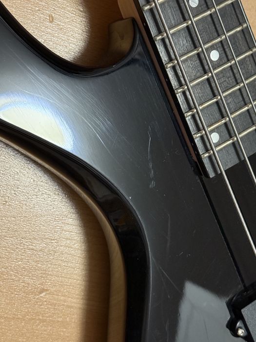 Gitara basowa Harley Benton rock series