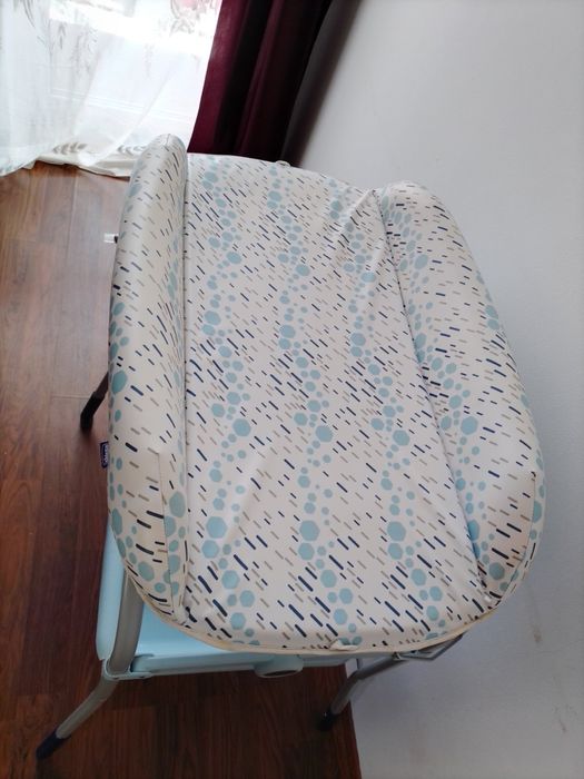 Дитячий пеленальний столик і ванночка Chicco