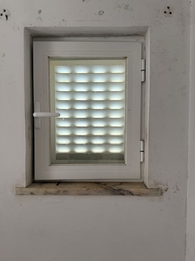 Janelas e portadas otimo estado