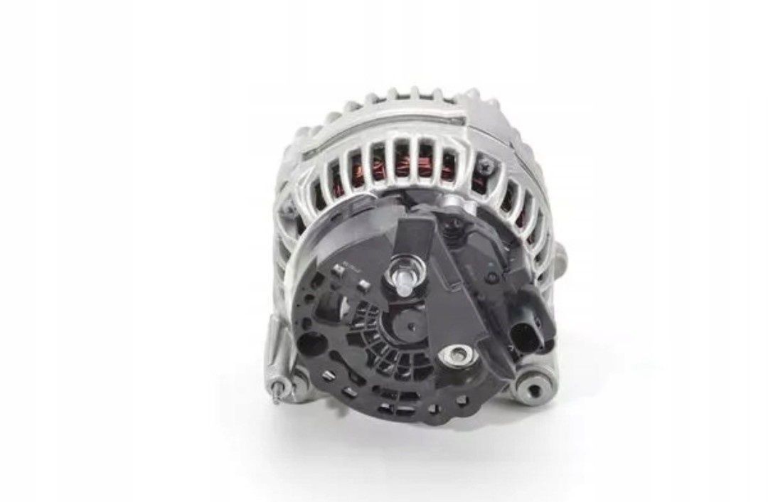 NOWY alternator BOSCH 14V 140A Audi S3 S4 TT Skoda Fabia Octavia Ibiza