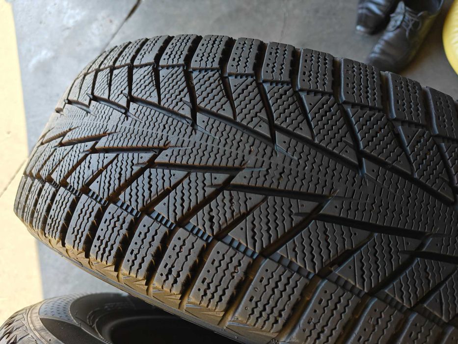 R16 205 60 Hankook Winter I*cept IZ2 зимові шини з категорії липучок