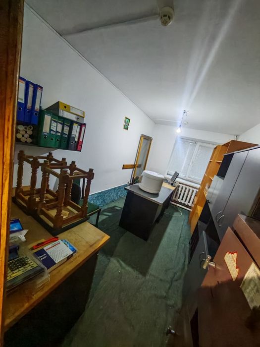 Офісні меблі  в хорошому стані