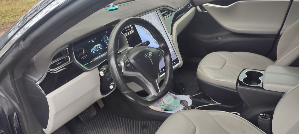 Продам Tеслу S 2014рік,ОБМІН