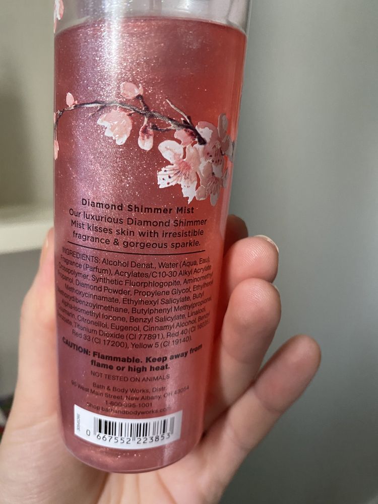 Mgiełka do ciała błyszcząca Bath & body works Japanese Cherry 236ml