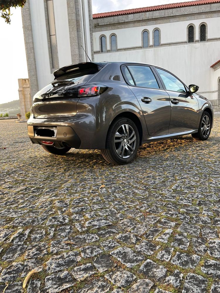 Peugeot 208 gasolina 2022