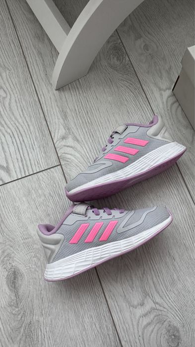 Кроссовки для девочки adidas