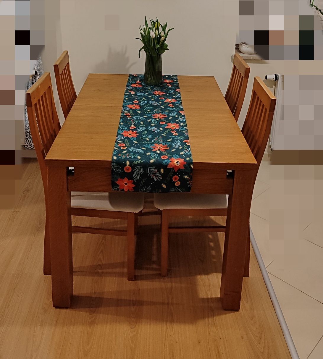 Stół rozkładany z czterema krzesłami Zestaw