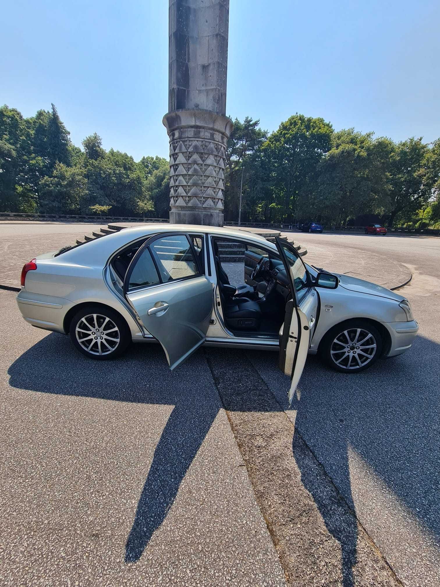 Toyota Avensis 2.0 - 2004