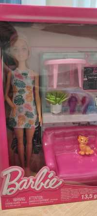 Lalka Barbie relaks w kafejce Mattel