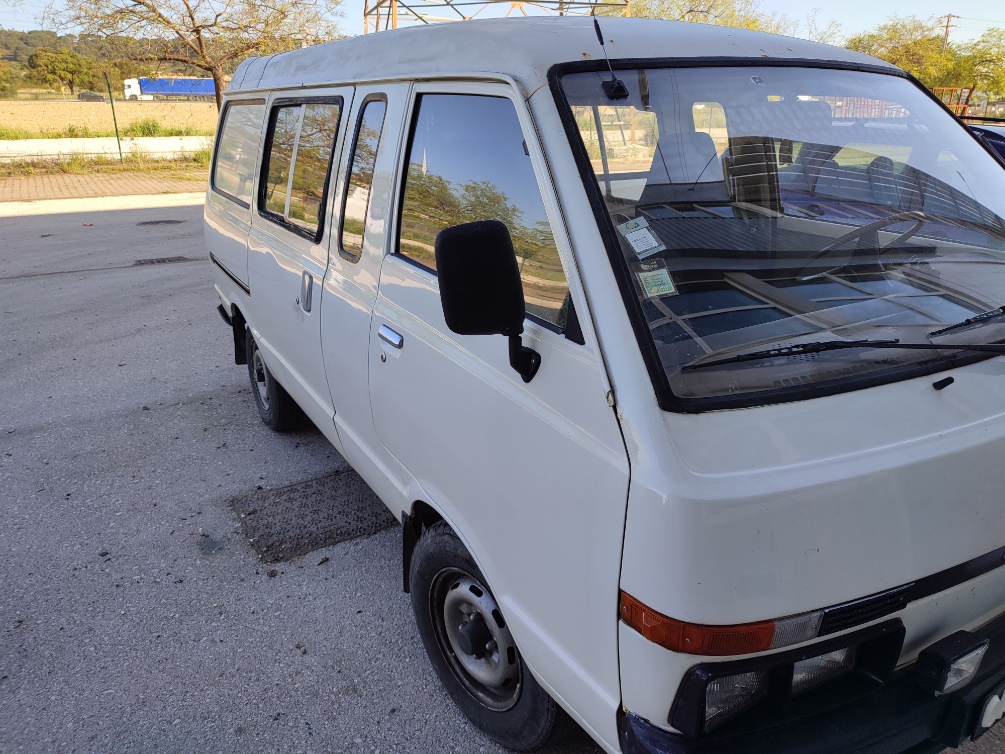 Vendo/troco Nissan VANETTE
