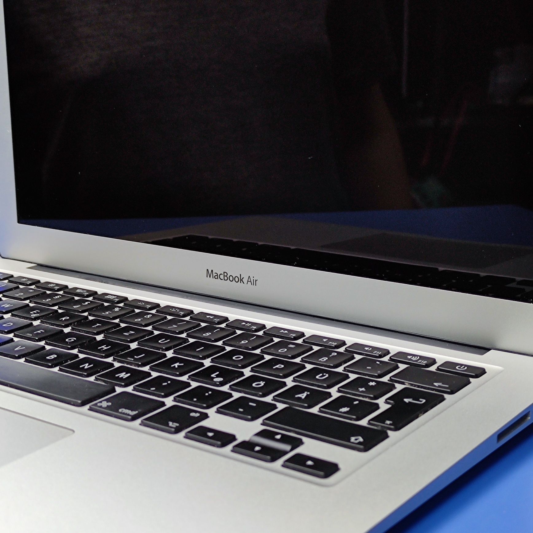 MacBook Air A1466 i7 1.7GHz, 8GB RAM, аккумулятор новый