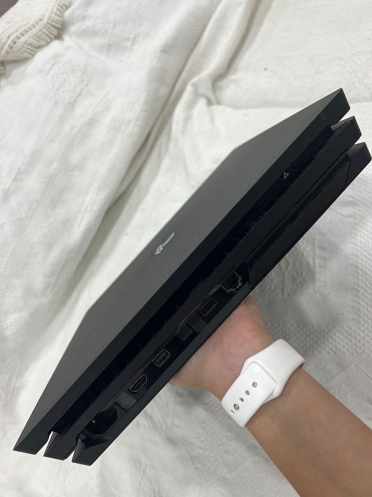 Playstation 4 PRO - 1 TB