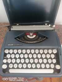 Maquina de escrever oliivetti lettera 82.