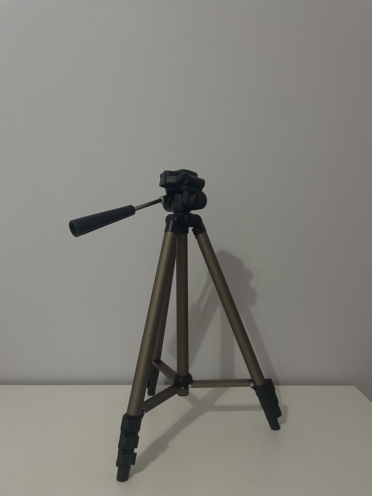 Camara Sony A6400 + 16 - 50 mm + tripé + cartao de memoria sandisk