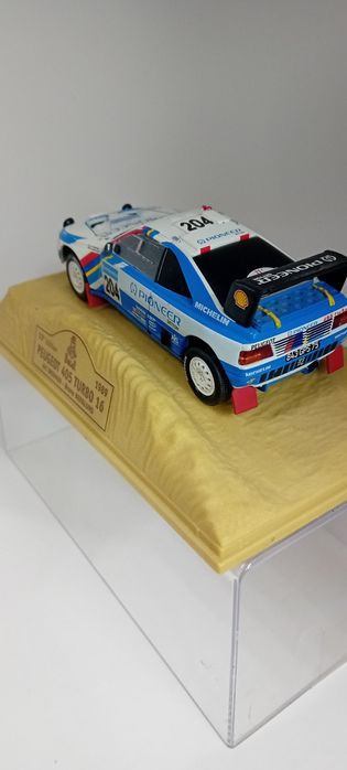 1/43 Peugeot dakar