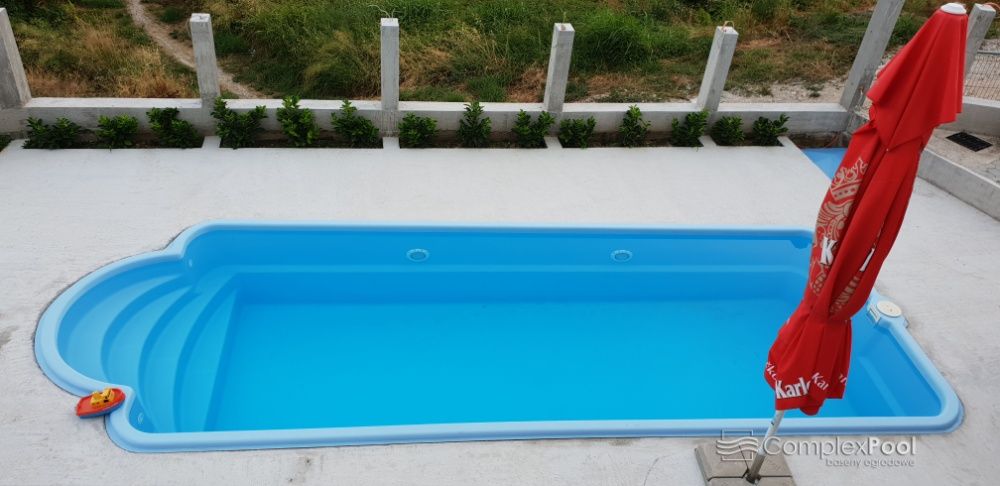 Basen ogrodowy wkopywany poliestrowy 9,4 x 3,3 x 1,55 z filtracją