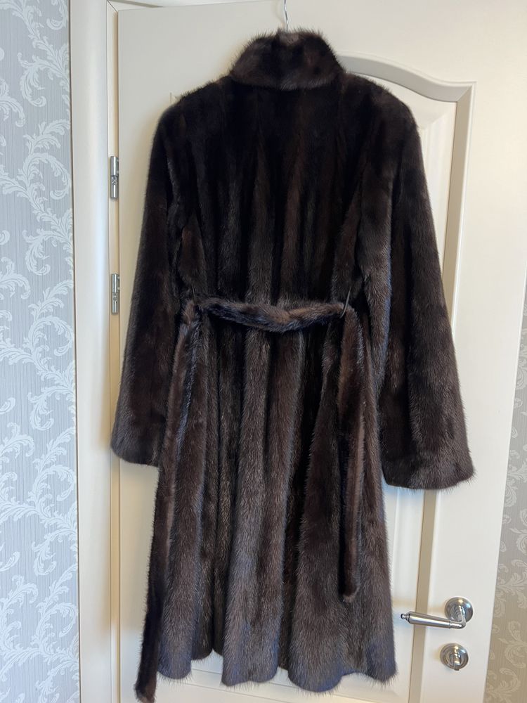Продам норковую шубу