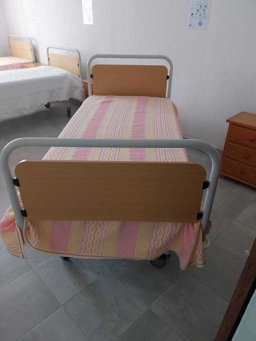 Cama articulada completa seminova