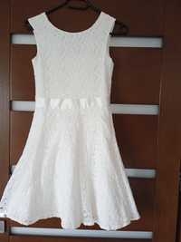 Sukienka biała koronkowa na podszewce i z tiulem podnoszącym dół 146