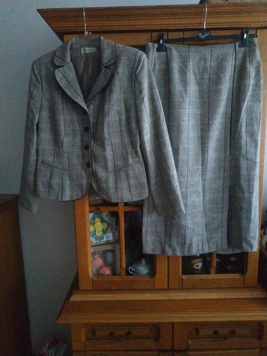 Komplet marynarka+ spódnica r. 44