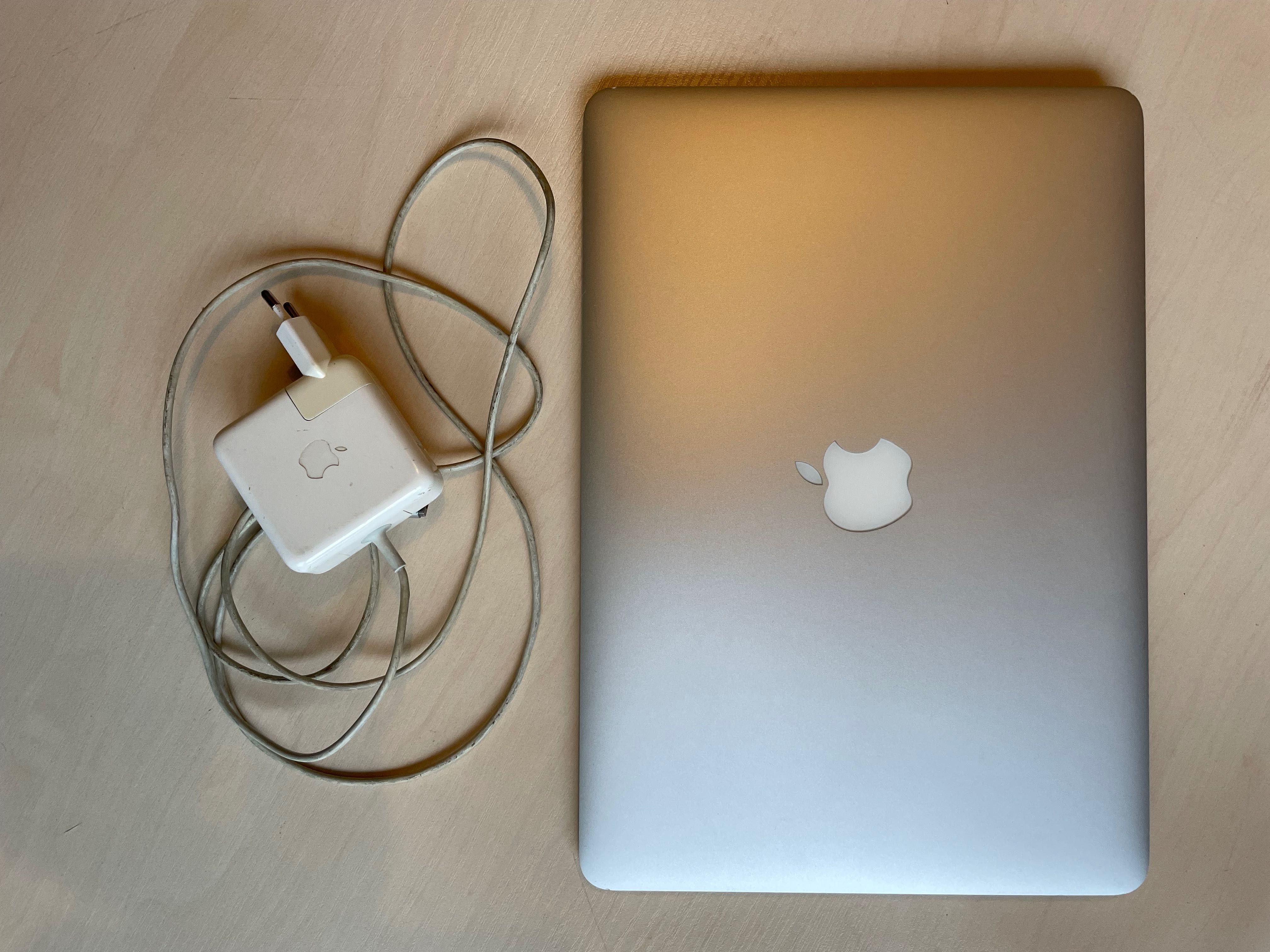 Продам MacBook Air 13, 2017. Ціну знижено!
