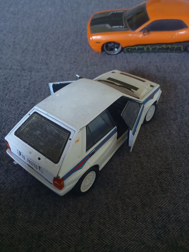 Dodge challenger 1:24
