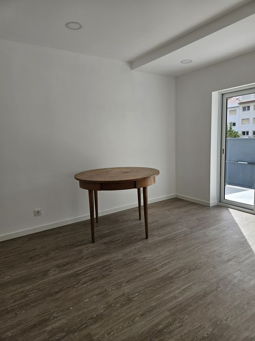 T2 novo em Carcavelos