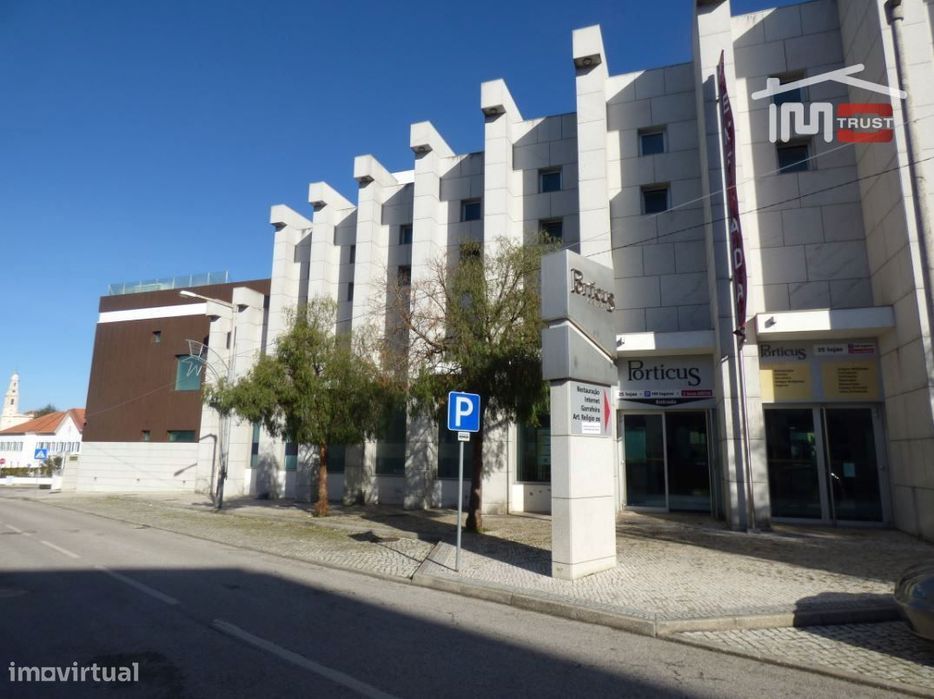 Excelente loja no Edifício Vida de Cristo