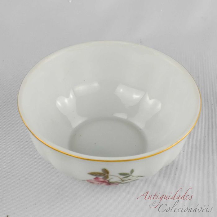 Taça / Tigela em porcelana Artibus decorada com flores e friso dourado