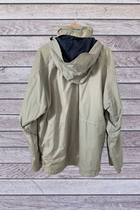 Casaco impermeável e corta vento