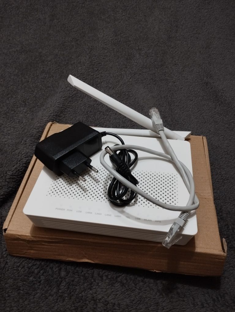 Роутер с оптическим входом. Huawei HG 8546M