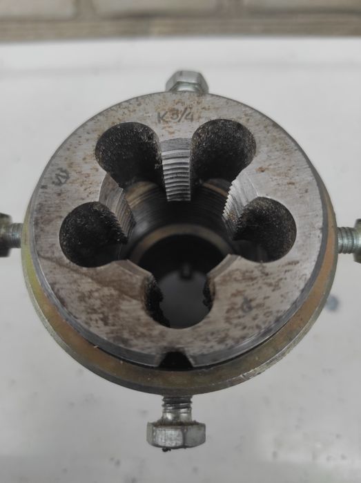 Плашка лерка трубная 3/4 с леркодержателем-направляющей под ключ