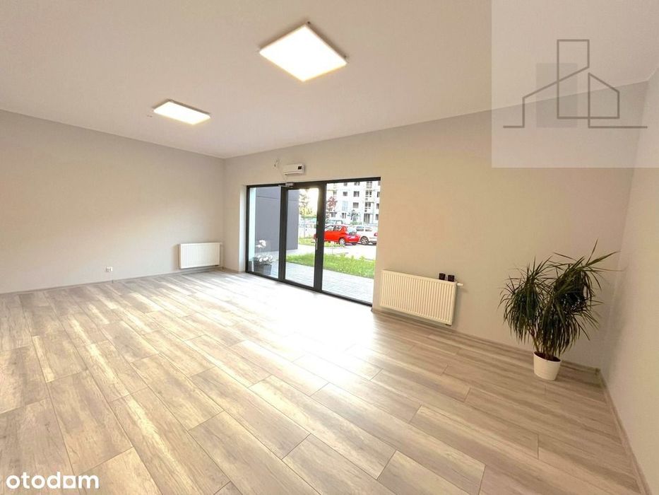 Funkcjonalny lokal z dużą witryną na Krzykach!