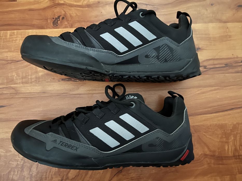 кросівки Adidas Terrex Swift Solo 2 чорного кольору.