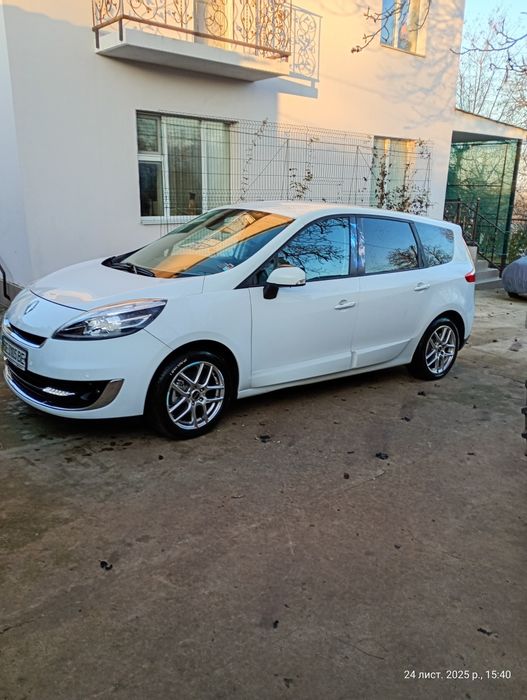 Продаю Рено Гран Сценік 3