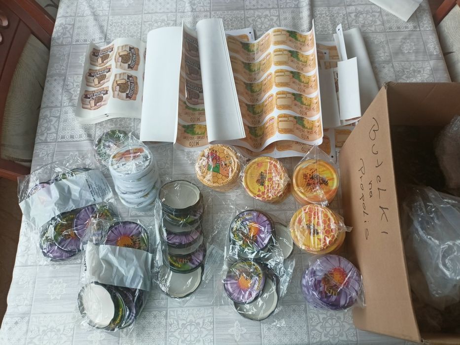 Nakrętka, naklejki na miód.