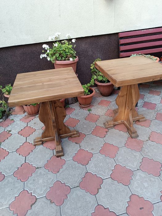 Столики дерев'яні