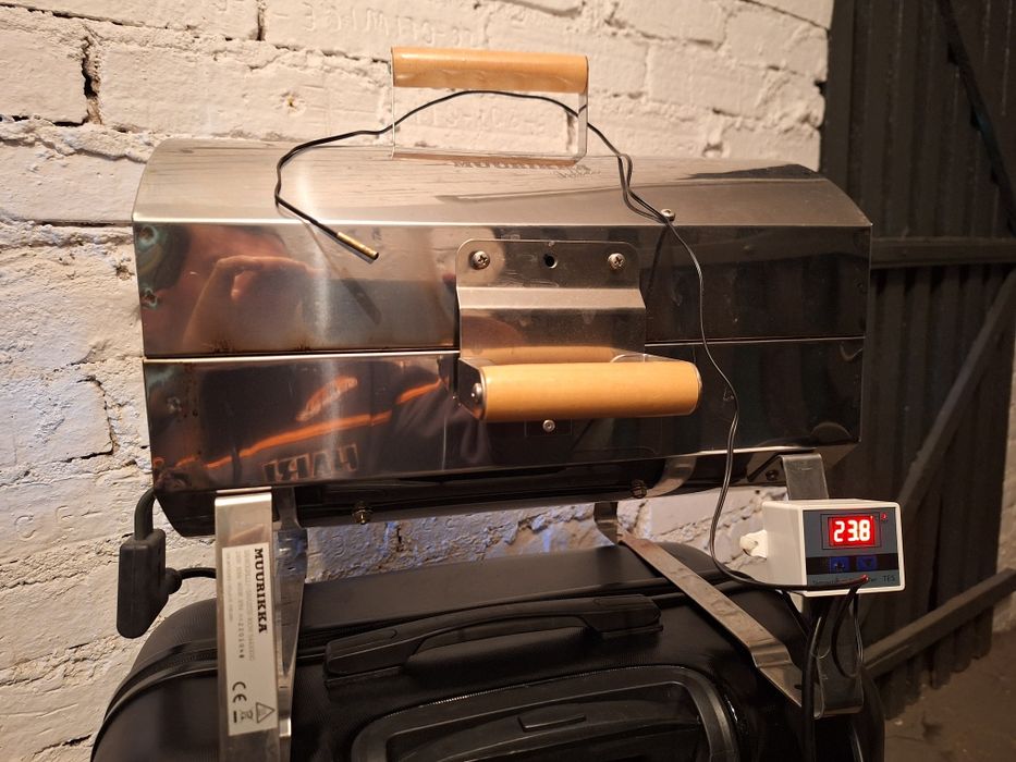 Mała wędzarnia grill Muurikka ze sterownikiem