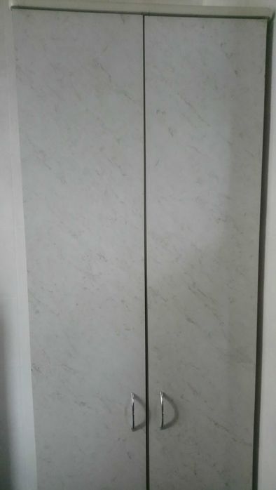 Шафи офісні стелажі