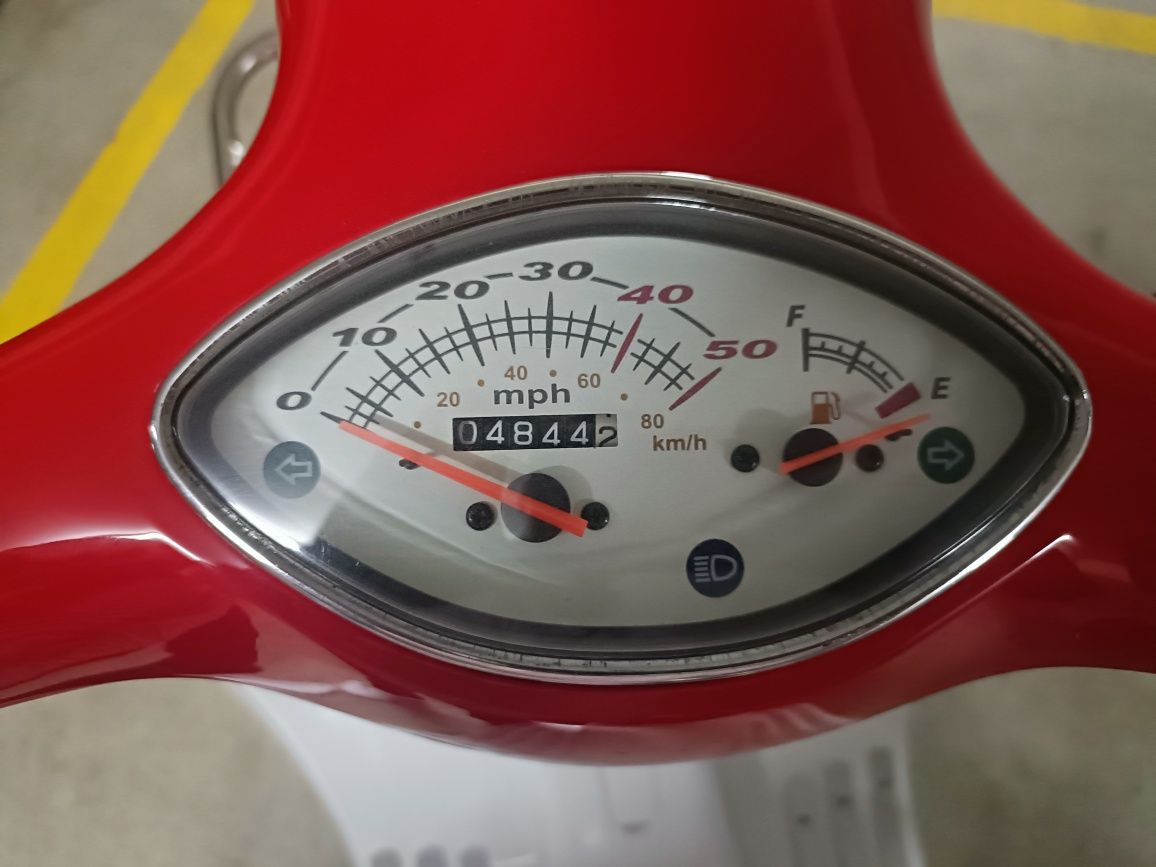 Scooter Ajs modena (estilo vespa)