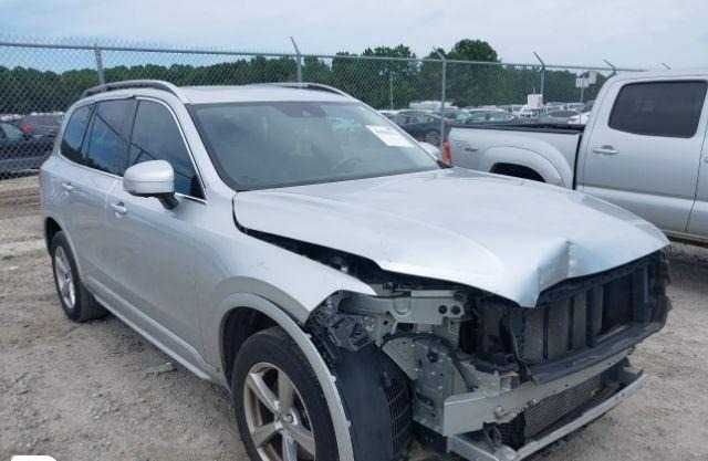 Volvo xc90    2.0 T5 Momentum  model 2017