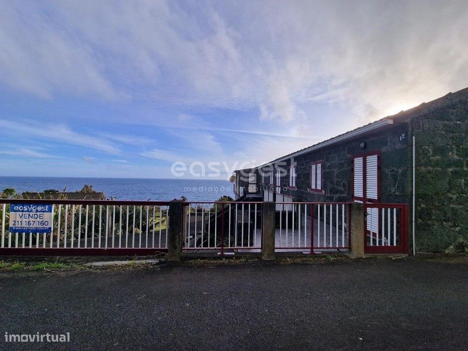 Encantadora Moradia com Vista Mar na Costa Sul da Ilha do Pico
