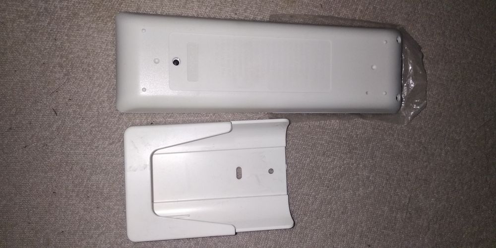 Pilot do klimatyzacji DAIKIN z bateriami. NOWY FOLIA