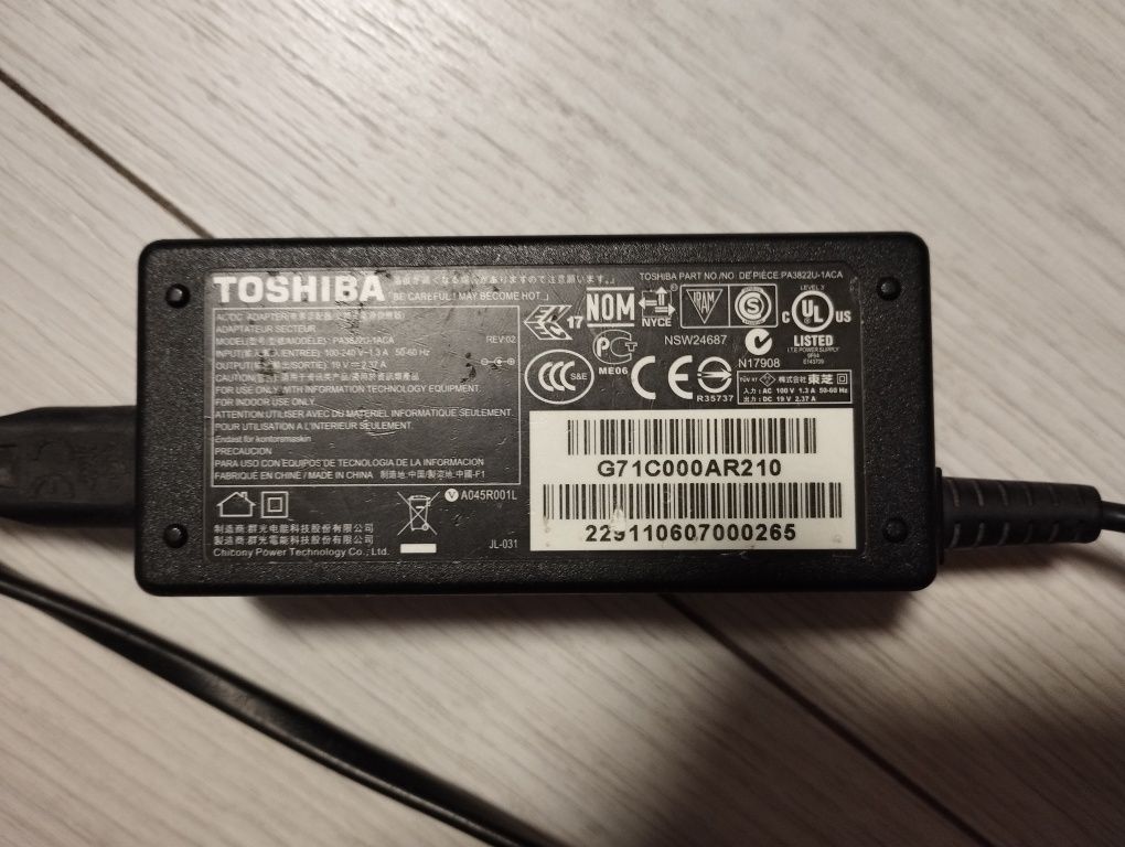 Ноутбук TOSHIBA C660D