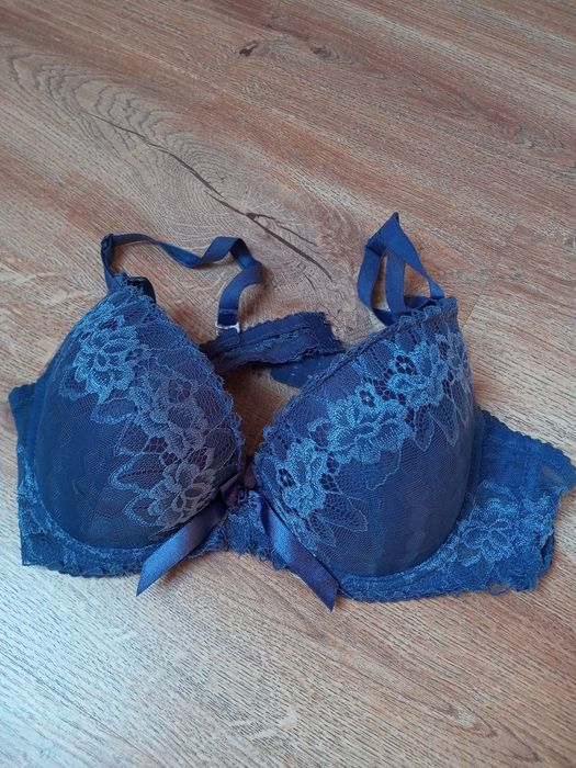 Biustonosz rozmiar 75B