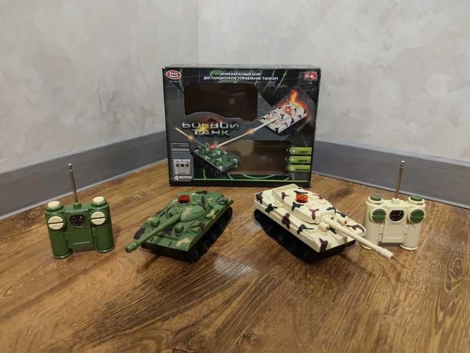 Танковий бій іграшка на радіокеруванні Play Smart