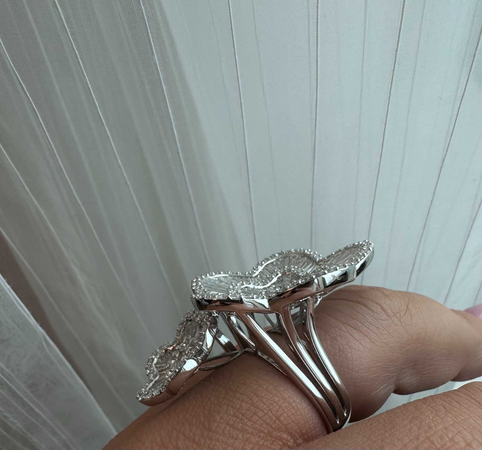 Pierścionek z diamentami naturalnymi 6.39 CT Flowers bagiety